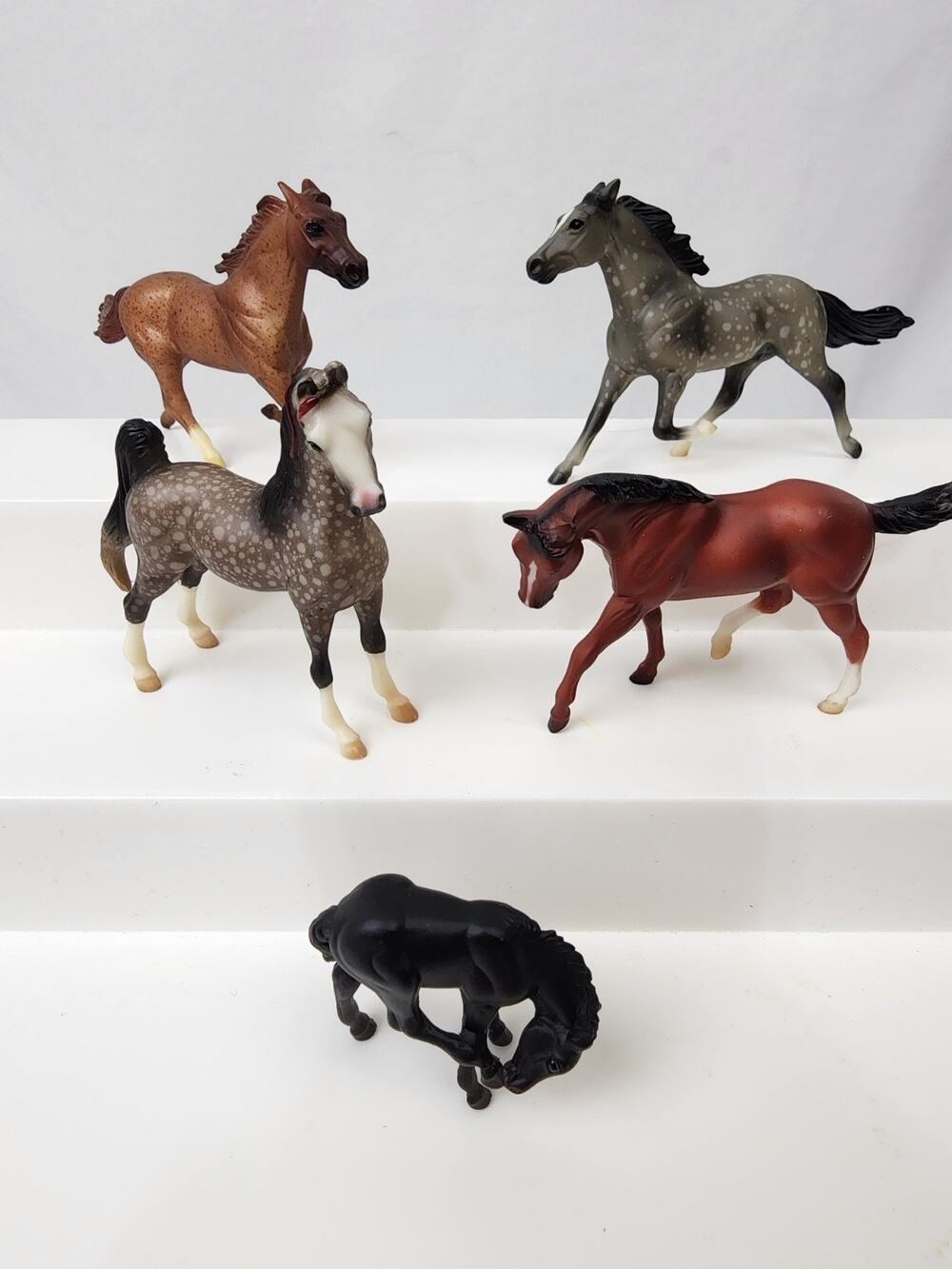 5 Breyer 1999 Stablemates Dappple Gray (2) Red Bay Quarter Red Roan Black Foal